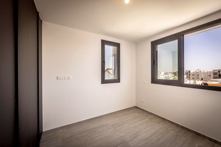 Image No.14-2 Bed Apartment for sale