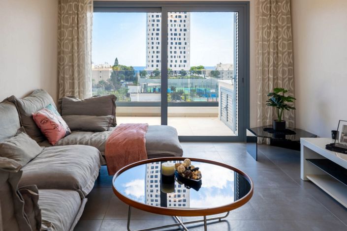 Image No.2-Appartement de 3 chambres à vendre à Mouttagiaka