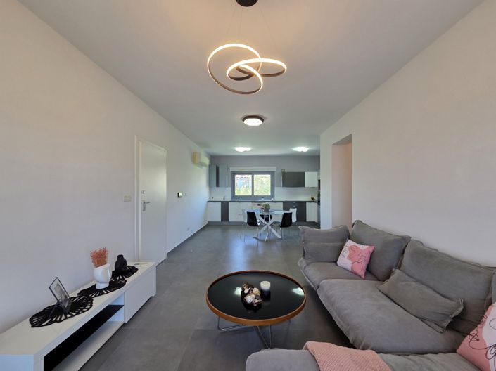 Image No.5-Appartement de 3 chambres à vendre à Mouttagiaka