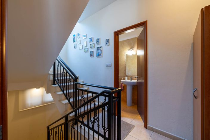 Image No.10-4 Bed House for sale