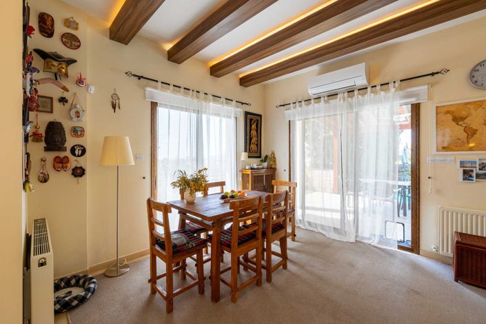 Image No.6-4 Bed House for sale