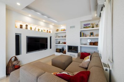 50b03363-7f9a-4a0a-b70d-156ae4312603