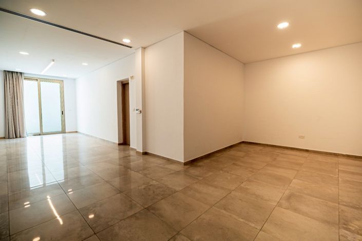 Image No.10-4 Bed House for sale