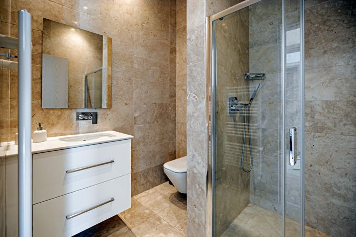 Image No.15-4 Bed House for sale