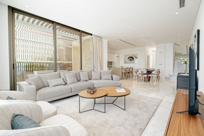 Image No.3-4 Bed House for sale