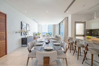 e7d437fd-f67d-4f85-b0ee-a349edf3476f