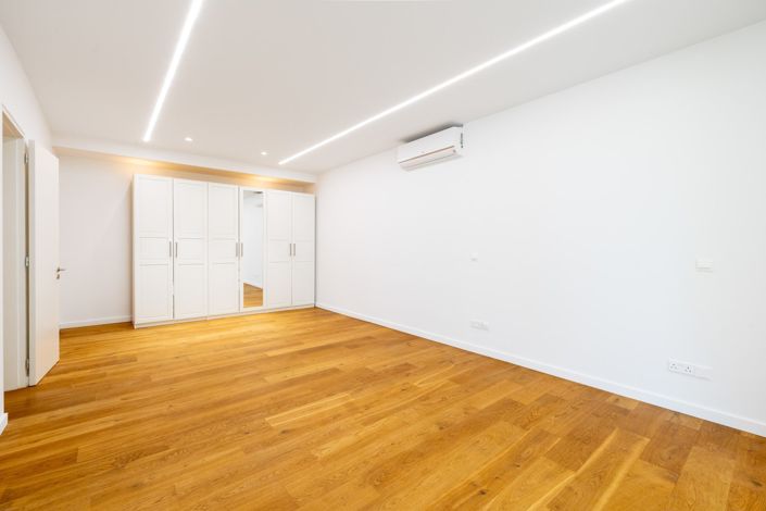 Image No.15-3 Bed Apartment for sale