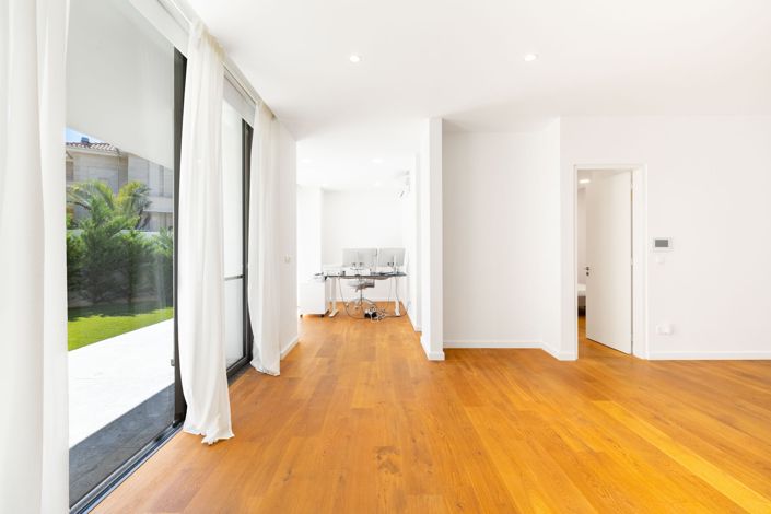 Image No.7-3 Bed Apartment for sale