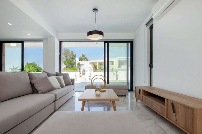 Image No.7-3 Bed House for sale