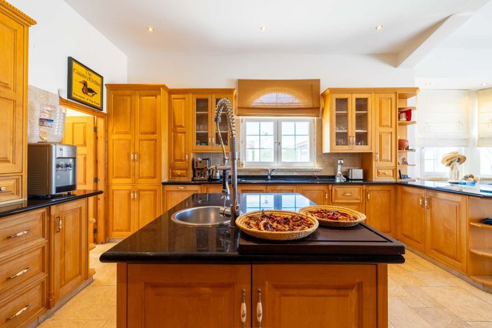 Image No.11-Maison de 6 chambres à vendre à Akoursos