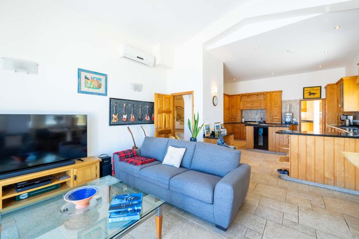 Image No.12-Maison de 6 chambres à vendre à Akoursos