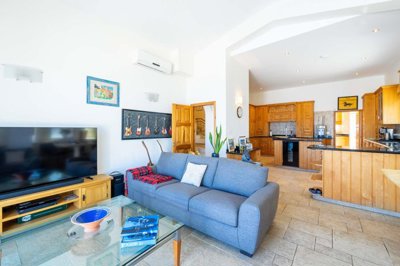 2aeeff81-3dd4-4868-955a-90ca45580045