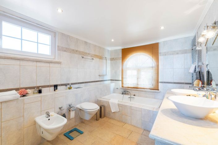 Image No.18-Maison de 6 chambres à vendre à Akoursos