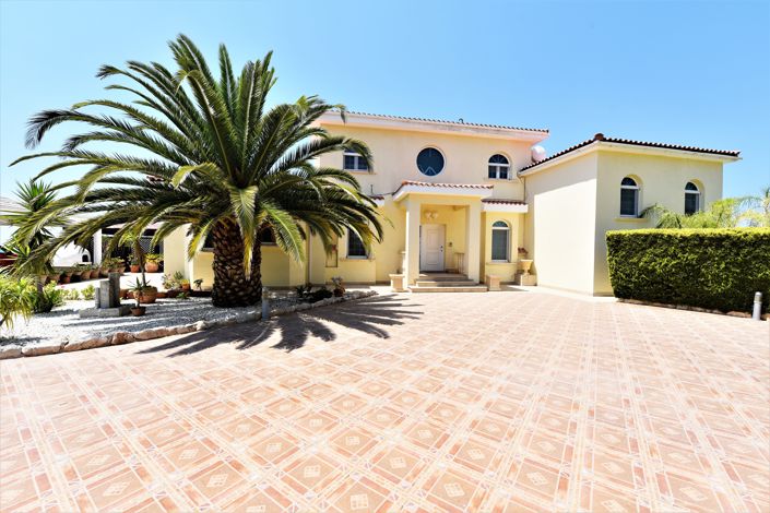 Image No.9-Maison de 6 chambres à vendre à Akoursos