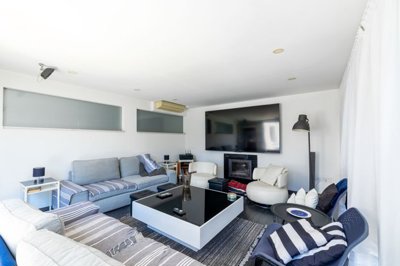 1c9d7d83-f1f9-4f4e-8b7b-1eb702013c5a