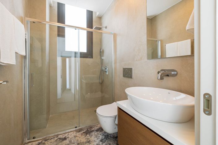 Image No.19-3 Bed House for sale