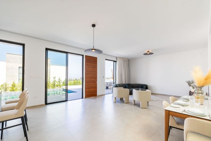 Image No.6-3 Bed House for sale