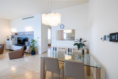 38356ef0-076d-4a38-9449-3e780ee9d09c