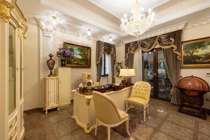 Image No.9-6 Bed House for sale