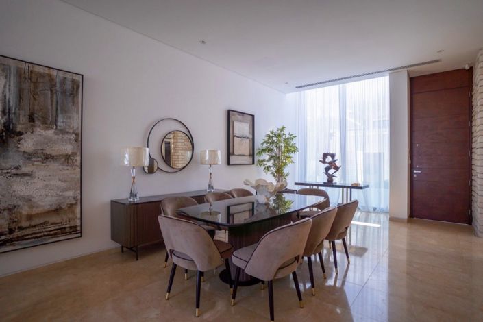 Image No.3-5 Bed House for sale