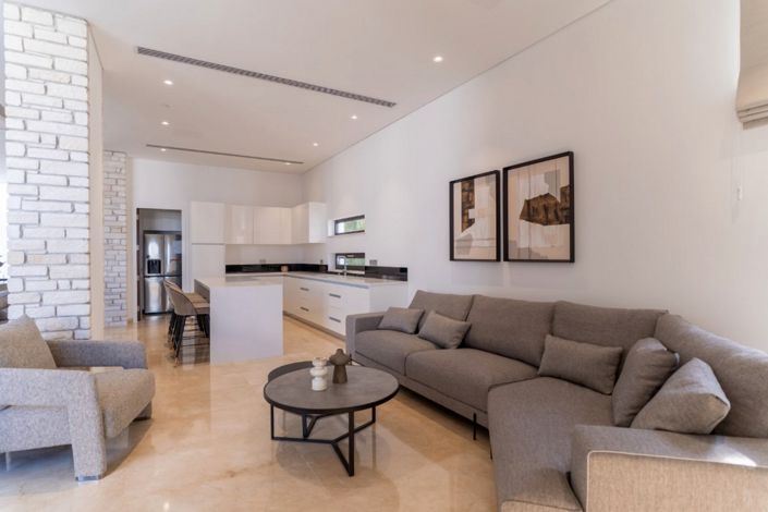 Image No.9-5 Bed House for sale