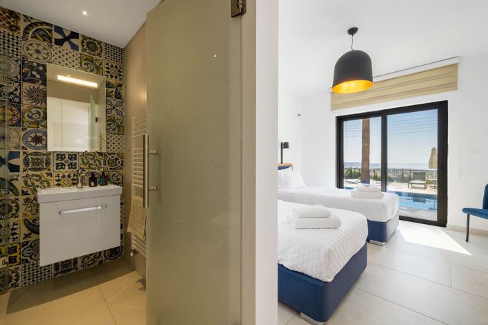 Image No.15-Maison de 4 chambres à vendre à Peyia