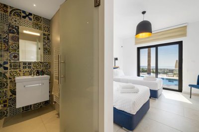 57b0aa6b-fe59-4da5-bba4-383d85fe05d1