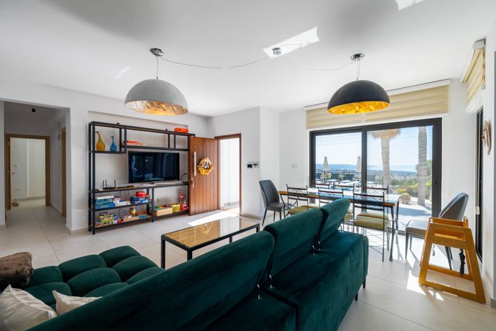 Image No.5-Maison de 4 chambres à vendre à Peyia