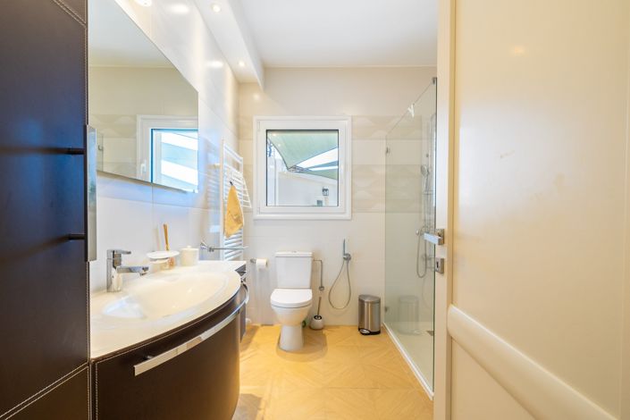 Image No.11-4 Bed House for sale