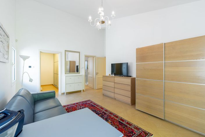 Image No.12-4 Bed House for sale