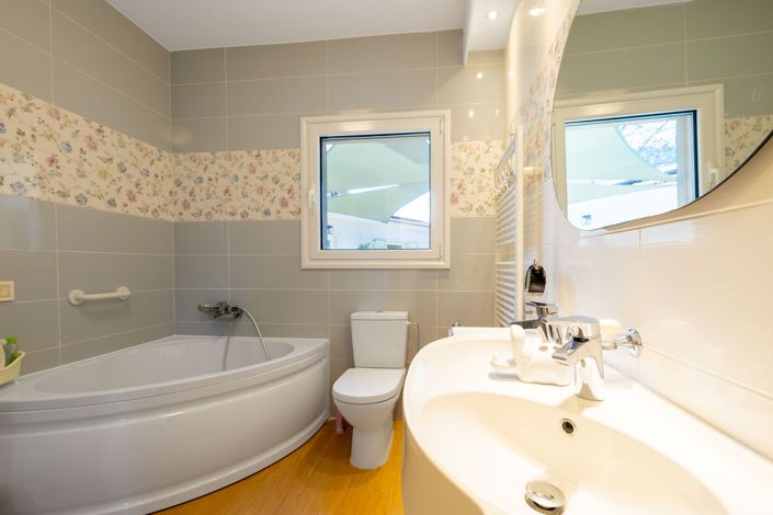 Image No.14-4 Bed House for sale