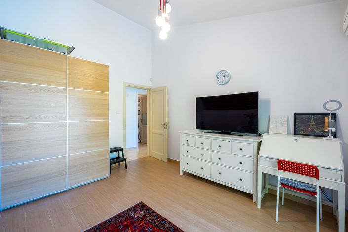 Image No.15-4 Bed House for sale