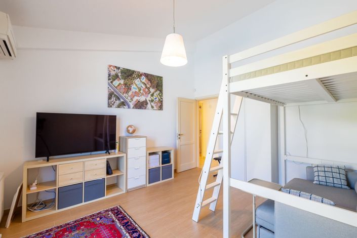 Image No.17-4 Bed House for sale