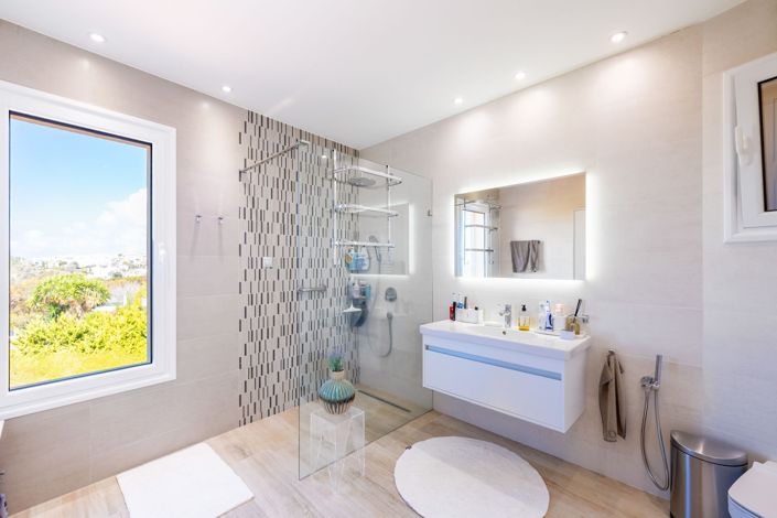 Image No.21-4 Bed House for sale