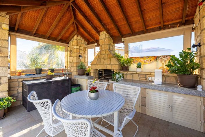 Image No.25-4 Bed House for sale