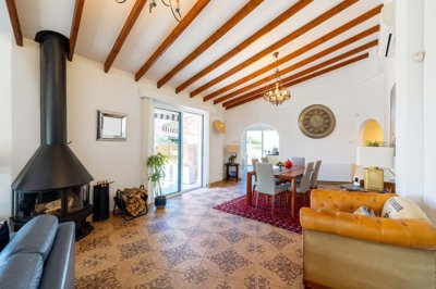 18695154-036e-4133-bdba-9248c3d6d219