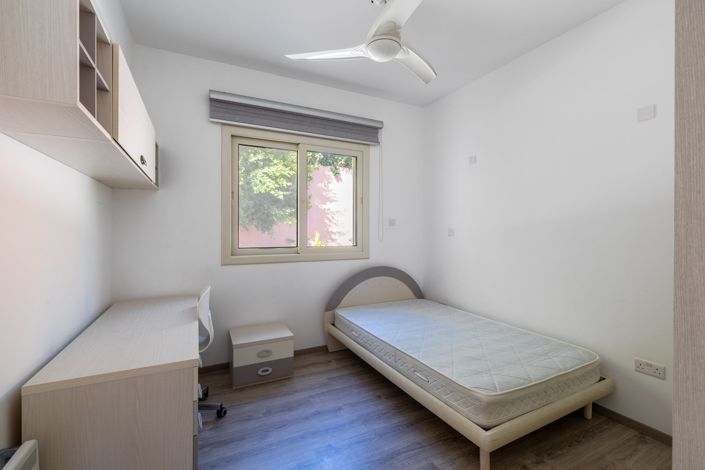 Image No.13-3 Bed House for sale