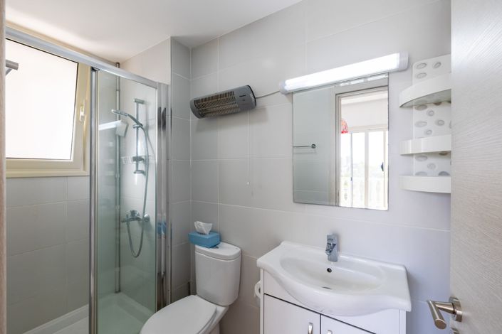 Image No.15-3 Bed House for sale