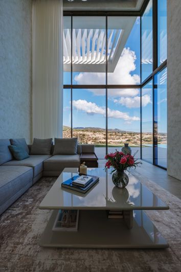 Image No.2-6 Bed Villa for sale