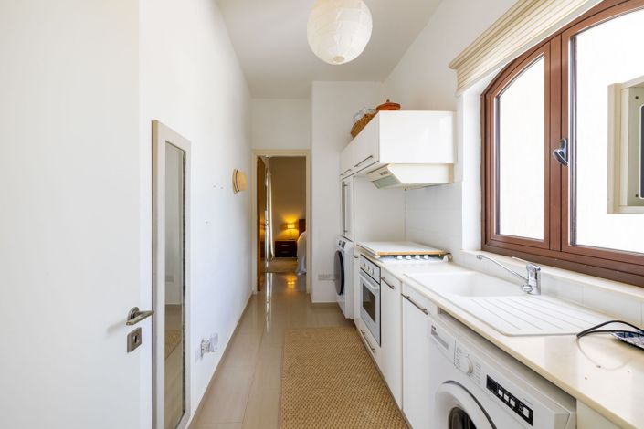 Image No.10-7 Bed Villa for sale