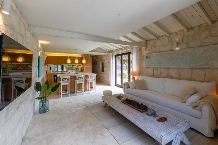 Image No.13-7 Bed Villa for sale