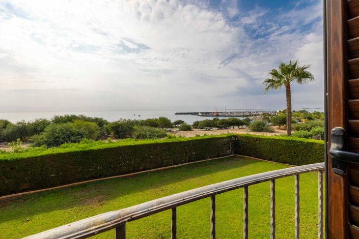 Image No.1-6 Bed Villa for sale