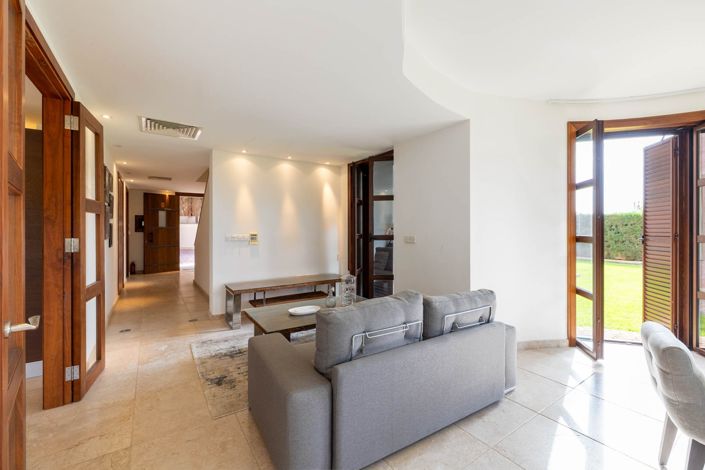 Image No.11-6 Bed Villa for sale