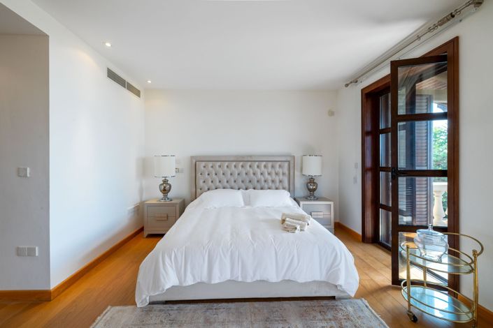 Image No.19-6 Bed Villa for sale