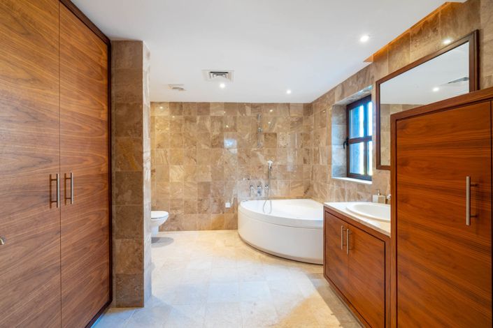 Image No.24-6 Bed Villa for sale