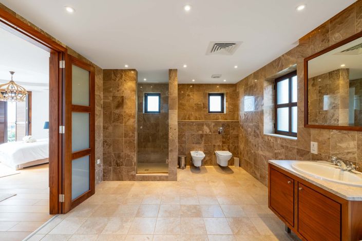 Image No.27-6 Bed Villa for sale