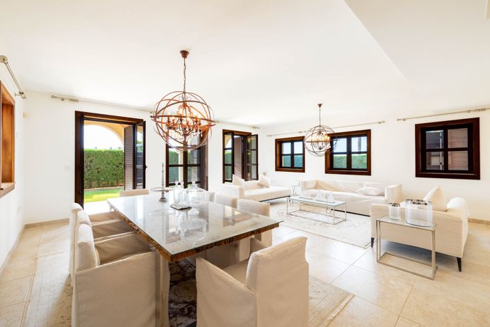 Image No.4-6 Bed Villa for sale