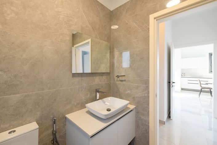 Image No.20-Appartement de 3 chambres à vendre à Mouttagiaka