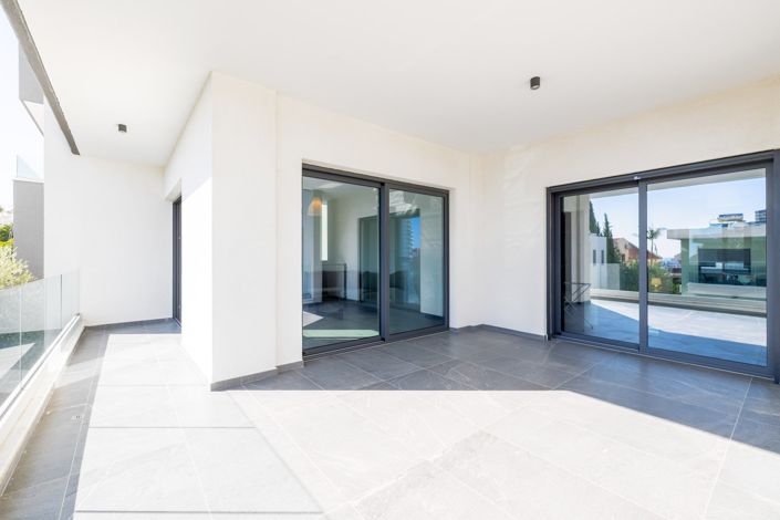 Image No.25-Appartement de 3 chambres à vendre à Mouttagiaka