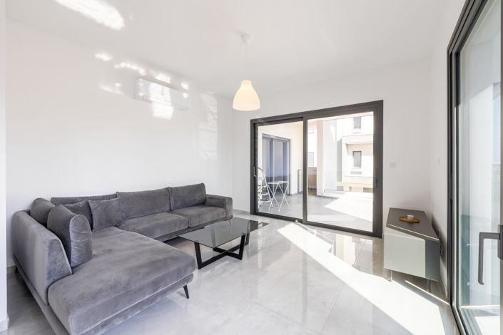 Image No.4-Appartement de 3 chambres à vendre à Mouttagiaka